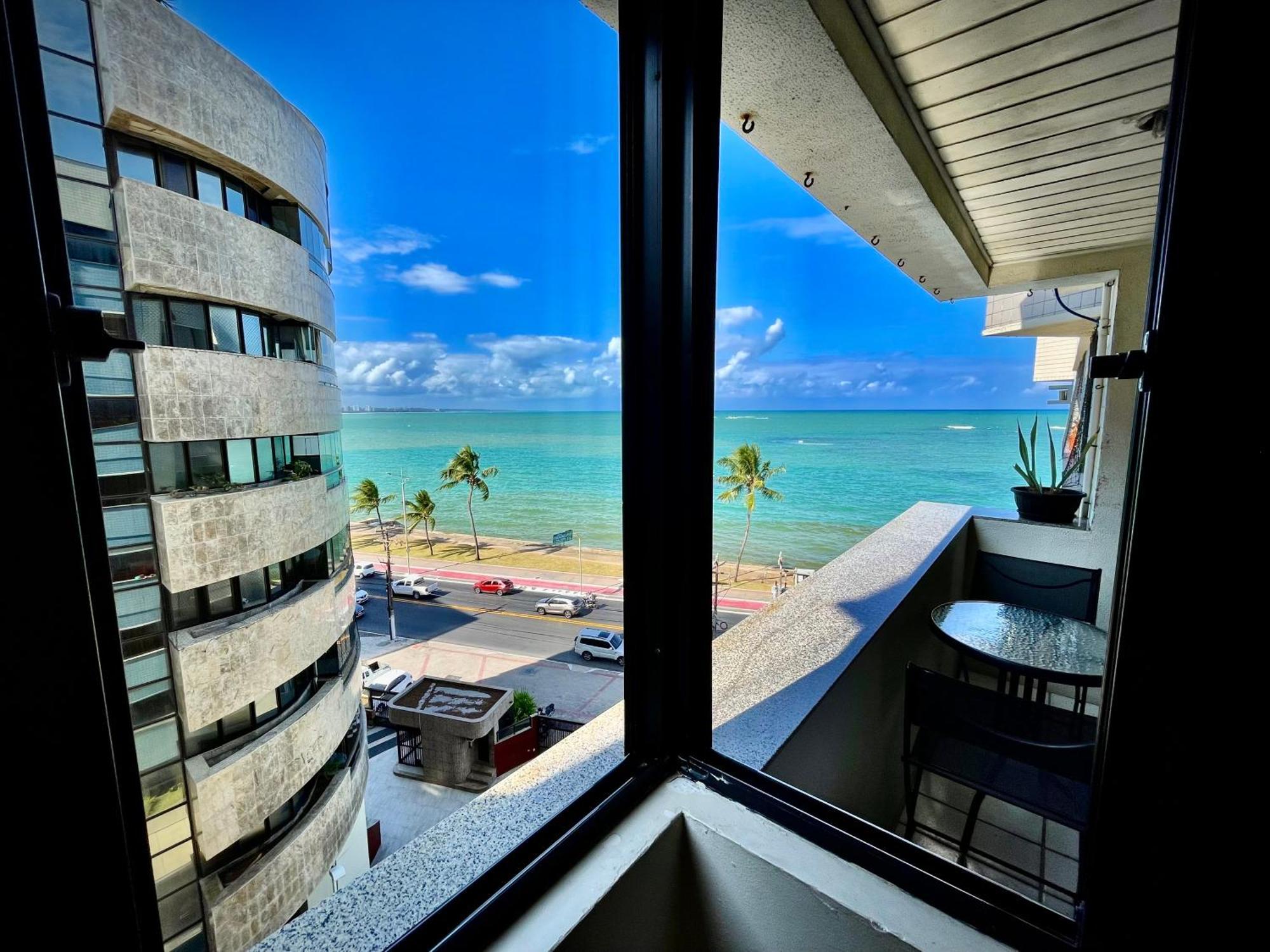 Apartamento Beira Mar 2 Quartos Com Ar E Cozinha Completa